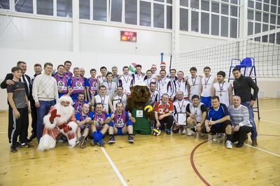 Новогодний турнир по волейболу  на кубок Деда Мороза!